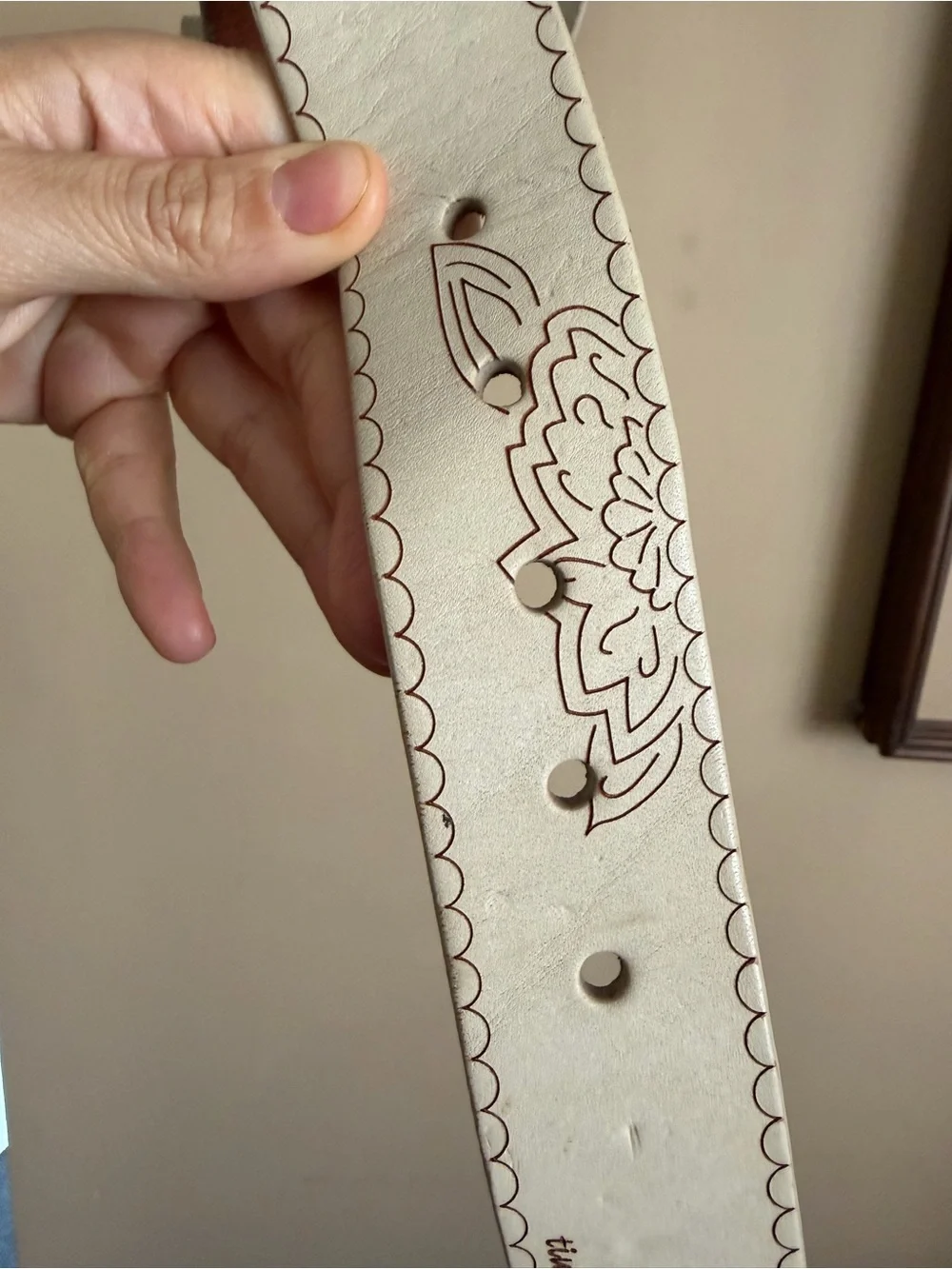 Timberland Vintage White Floral Etched Leather Belt - Size M 105